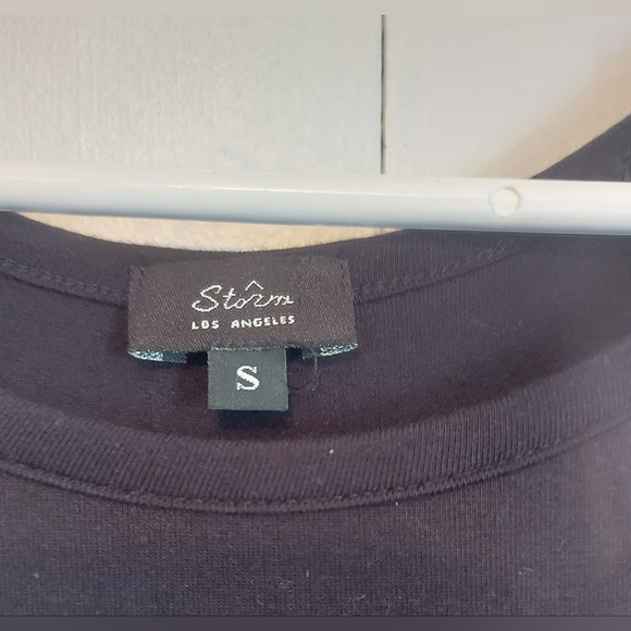 Storm Los Angeles peek a boo shoulder ladder cut out sleeve top women's small - Picture 3 of 5